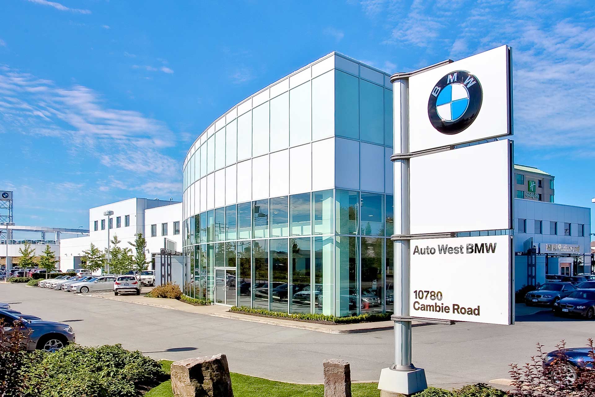BMW store launches first “pop-up” shop - Canadian Auto Dealer